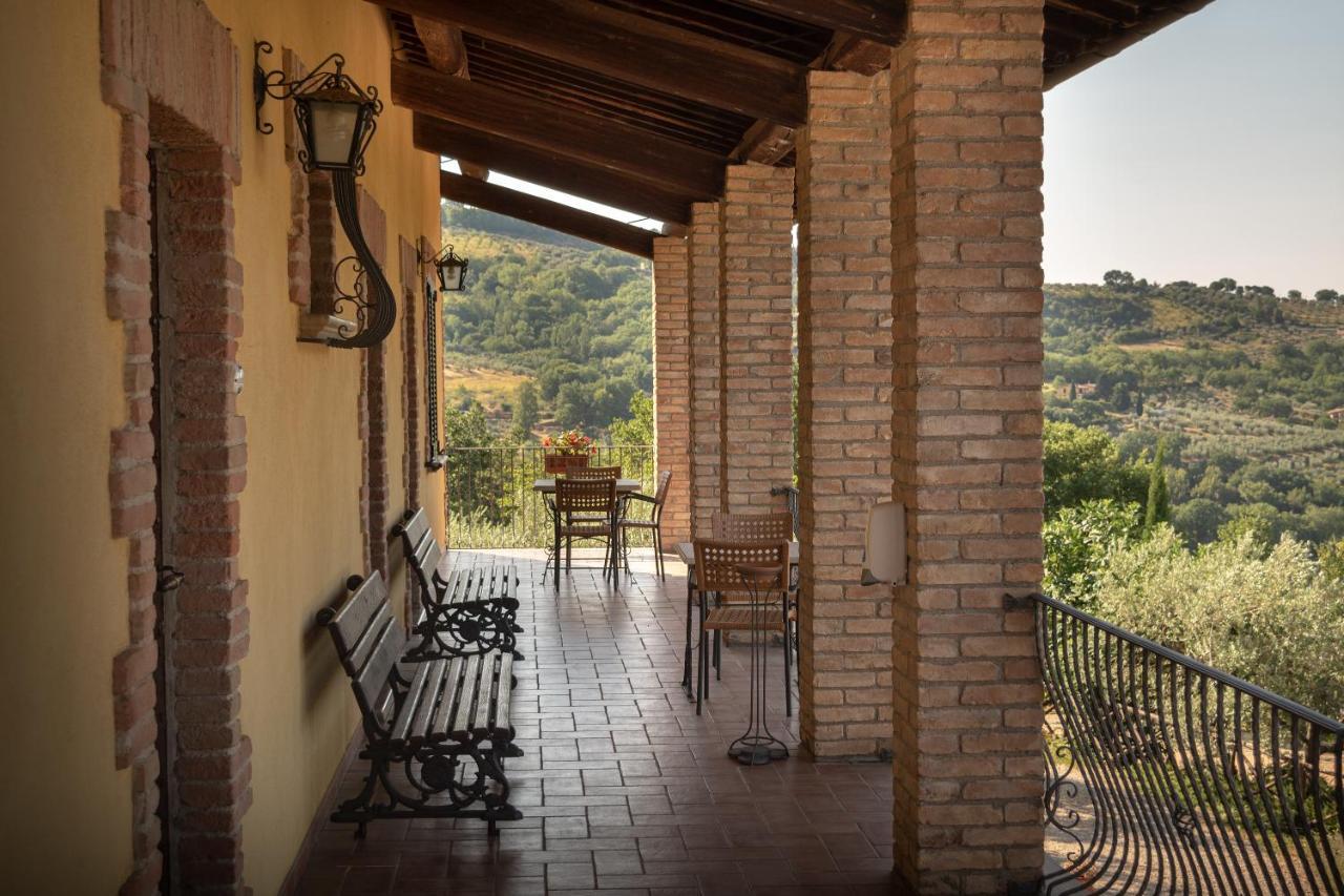Agriturismo La Rocca Assisi Bauernhof *