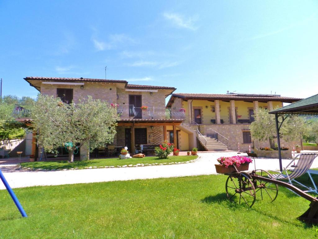 Agriturismo La Rocca Assisi Bauernhof *
